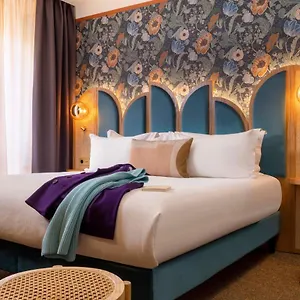 4* Otel Jardin De Cluny